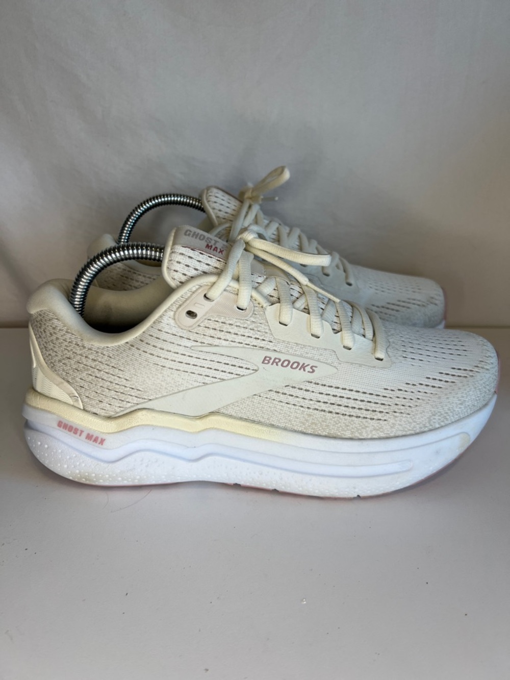 Brooks Women's Cream/Light Pink Running Sneakers 9 D